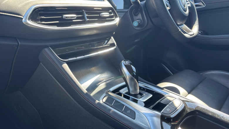MG HS 1.5 T-GDI PHEV SE 5dr Auto Hatchback